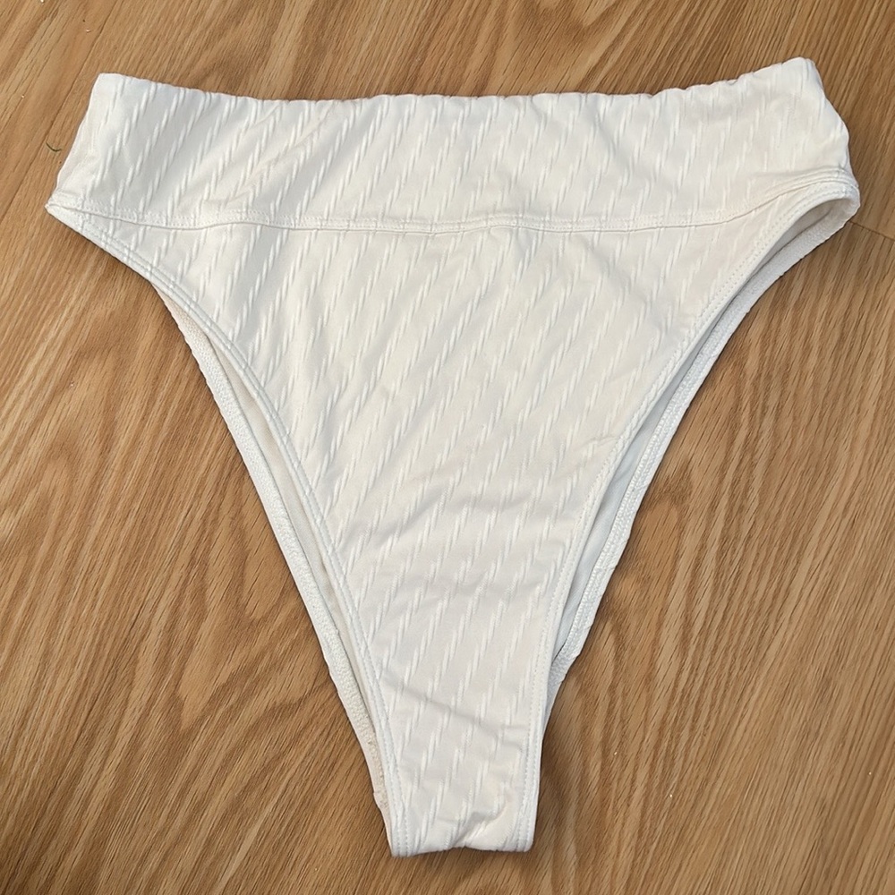 Abercrombie & Fitch High-Waist High-Leg Cheeky Bottoms